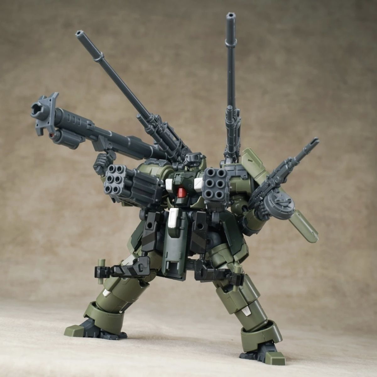 Heavy Equipment Games - Sheik Mainland ZAROV C1 1/144 Buildable