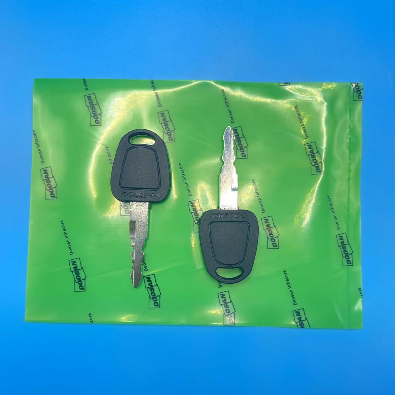 2 PCS F900 Key For Deawoo Doos - огляд і ціна Heavy Equipment Bobcat