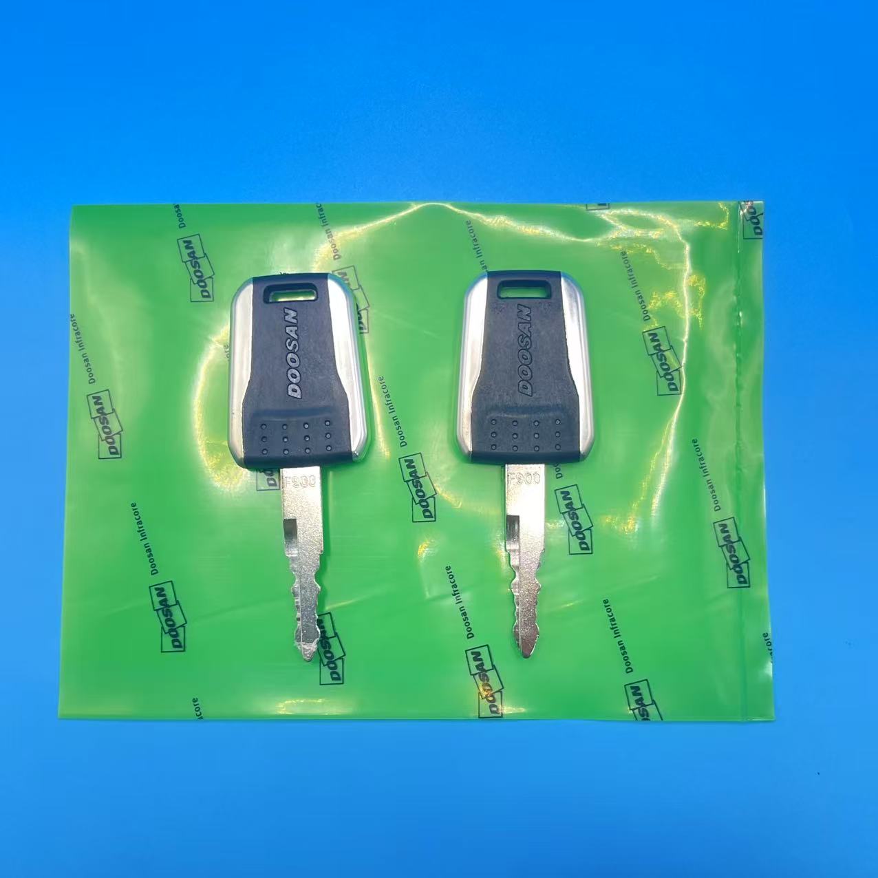 2 PCS F900 Key For Deawoo Doos - огляд і ціна Heavy Equipment Bobcat