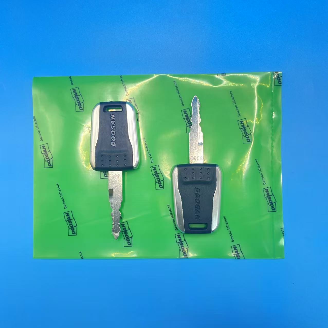 2 PCS F900 Key For Deawoo Doos - огляд і ціна Heavy Equipment Bobcat